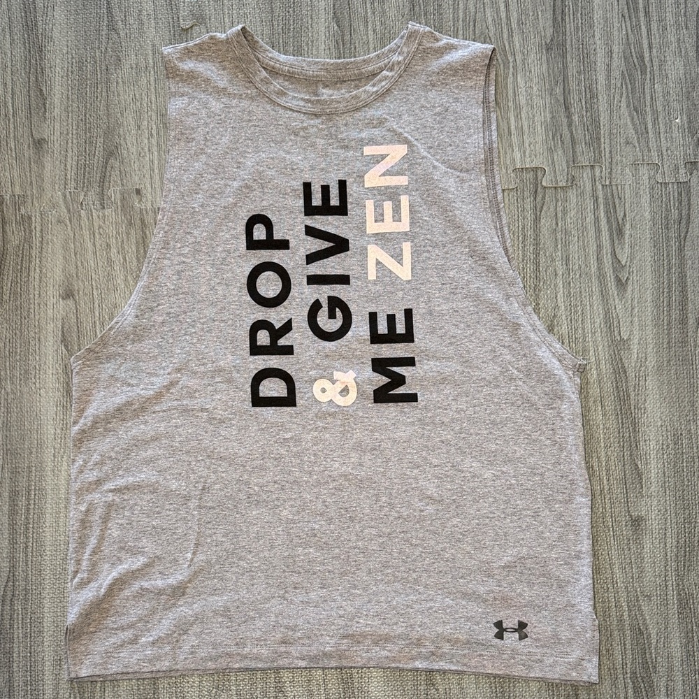 Under Armour Heather Gray Muscle Tee - Women’s Size Large